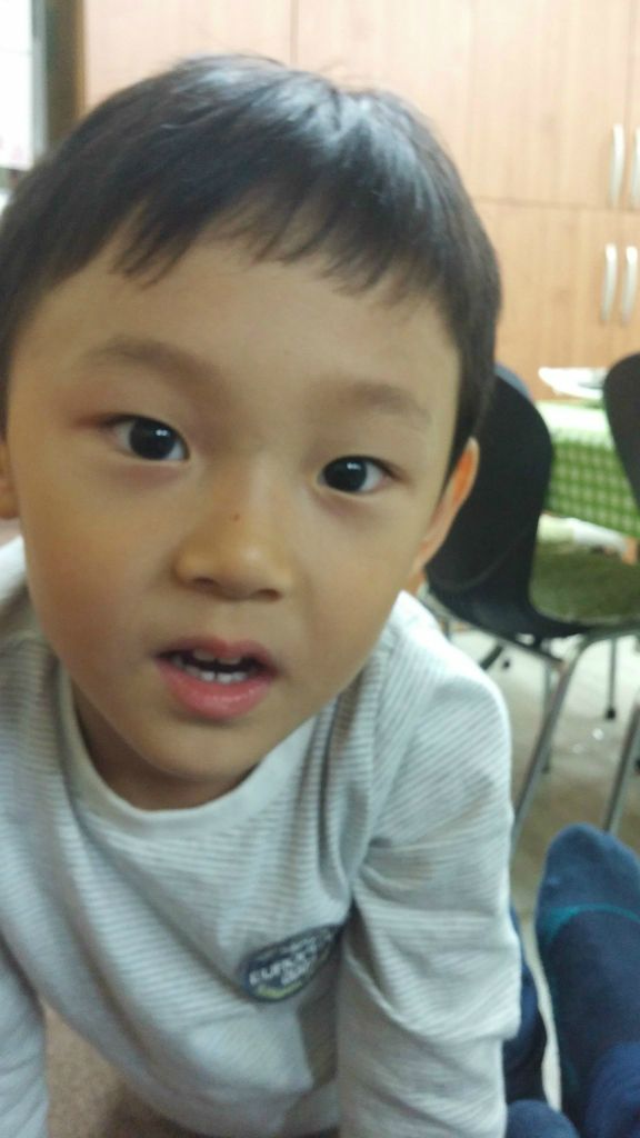 럭키 가이...예수님처럼 멋지게 자라길...